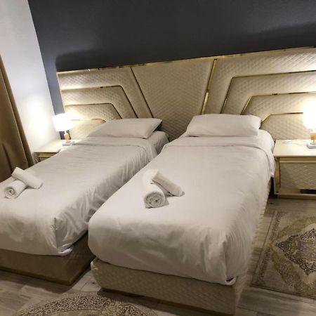 Home Center Корча Екстериор снимка